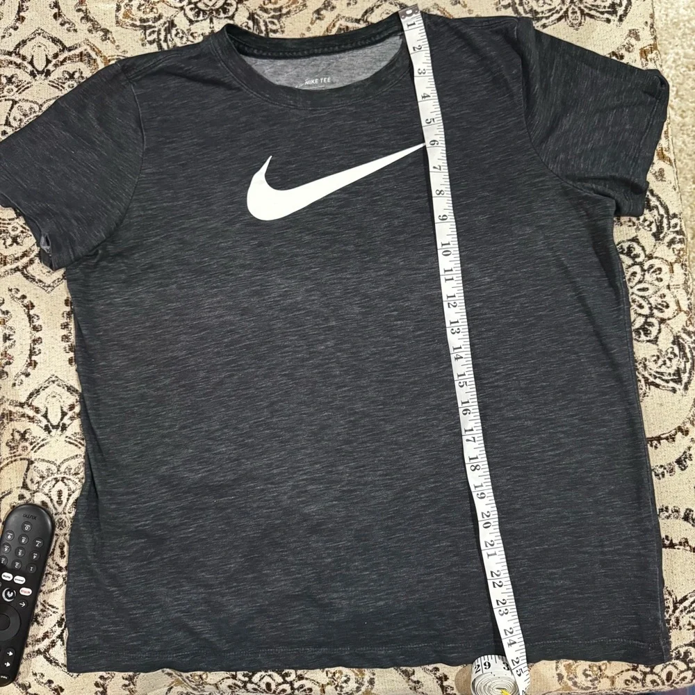 Nike Men's Charcoal Gray Tee